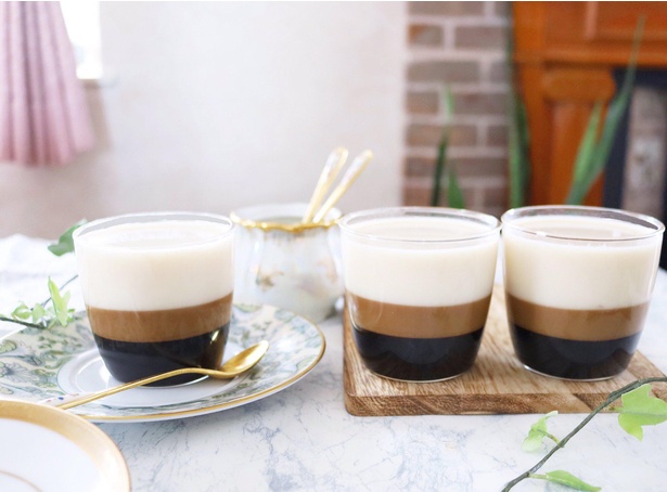 コーヒー、カフェオレ、ミルクの三層仕立てコーヒーゼリー