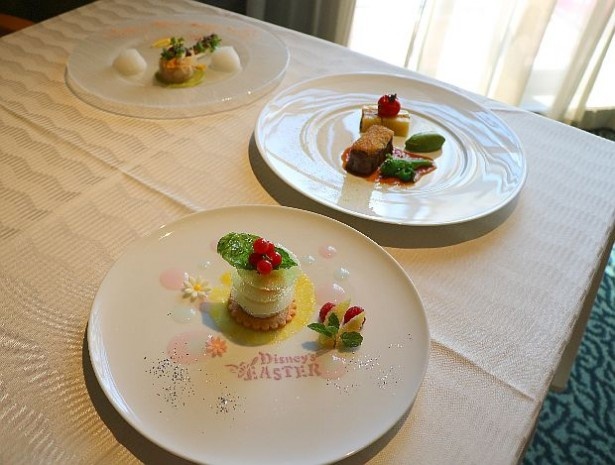 【写真を見る】全4品が用意される「“ディズニー・イースター”ランチコース」(5150円)