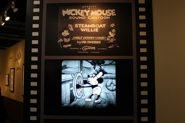 ミッキーマウスのデビュー作から最新作『モアナと伝説の海』までのディズニー90年の歴史を辿る展示会