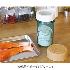 フタにメッシュタイプの“ふるい”が付いている