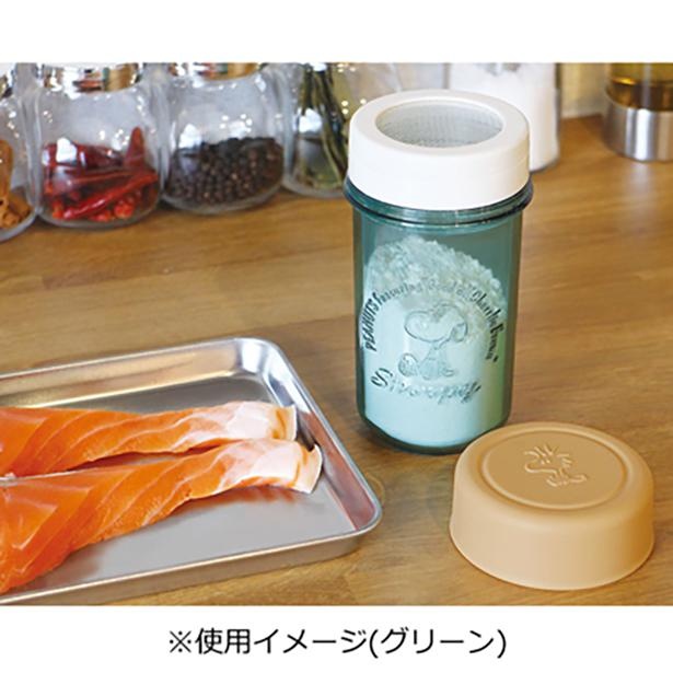 フタにメッシュタイプの“ふるい”が付いている