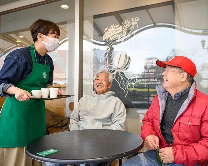 「おかえり」「ただいま」が聞こえてくる居心地のよい場所　スターバックスが担う「サードプレイス」の価値