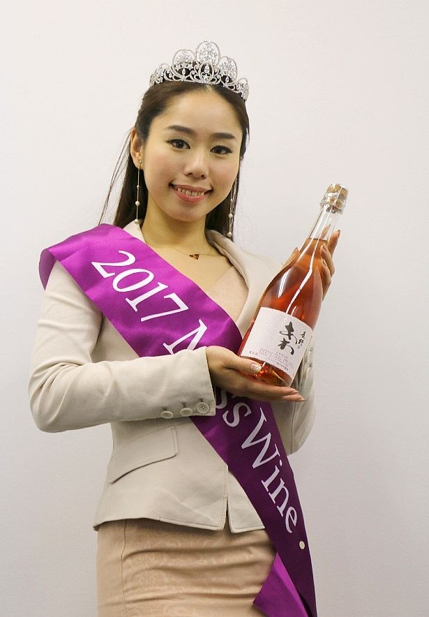 【写真を見る】済木南希さんは、主に日本ワインの普及活動をしている