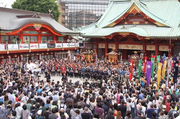 神幸祭の様子