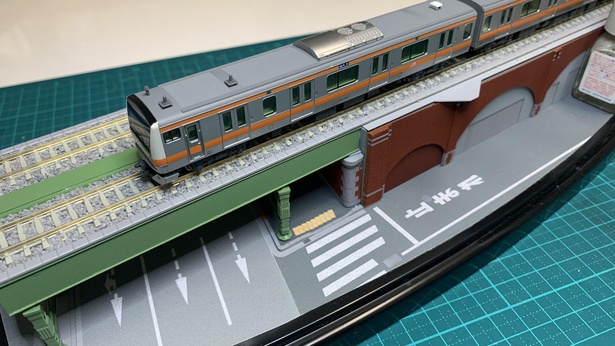 中央線ジオラマ制作風景。完成品を見てから過程を追うとまた違った楽しみも