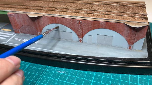中央線ジオラマ制作風景2。塗装も手作業