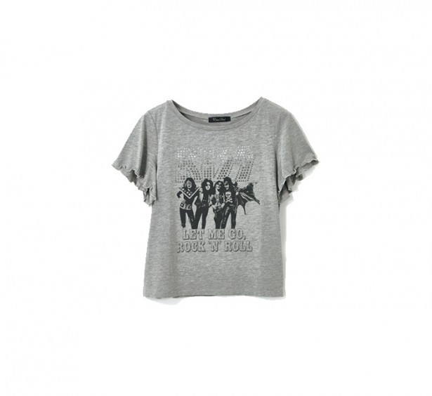 KISSモチーフのロックTシャツをフリル袖でかわいく！「COCO DEAL」のトップス(税抜4900円)