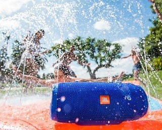 GWのキャンプやBBQで大活躍！アウトドアでも音楽を楽しもう