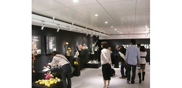 「いけばな展」会場は、天神きらめき地下通路とも直結