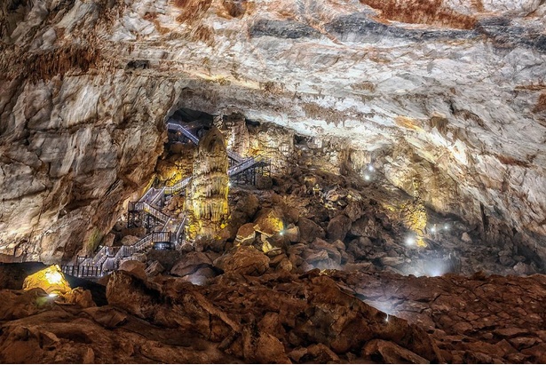 天国の洞窟と言われるティエンドン洞窟 / フォンニャ＝ケバン国立公園