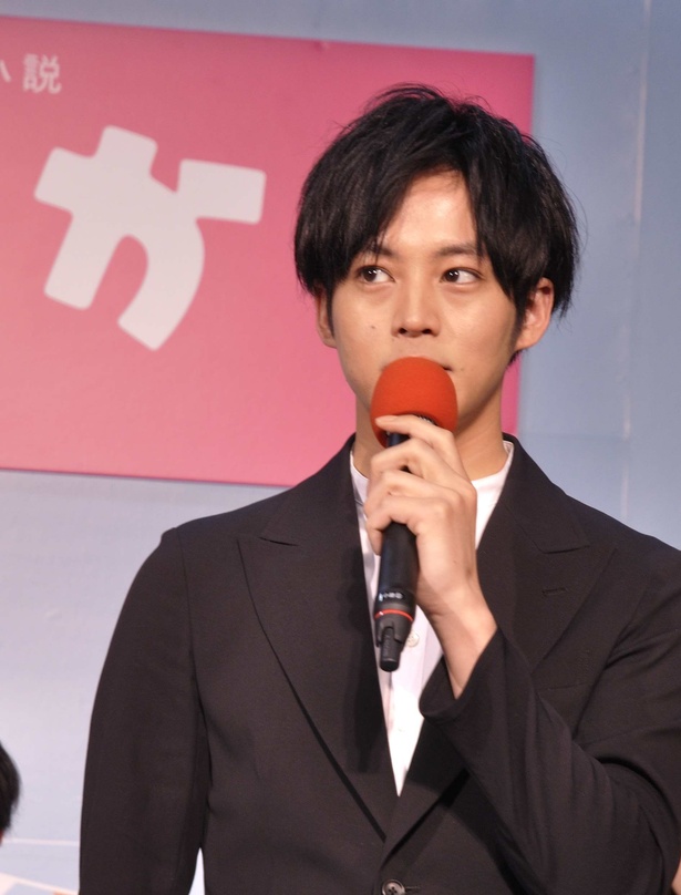 てんの夫・北村藤吉を演じる松阪桃李。藤吉を「てんちゃんに対して思いがまっすぐ。自分のやりたいことに情熱を燃やす一本筋の通った男｣と分析する