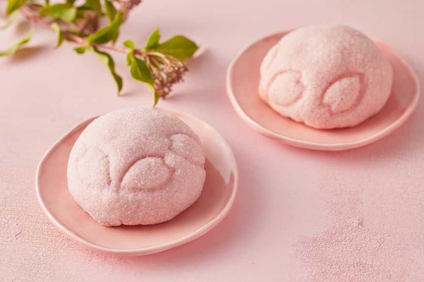 春らしいピンクが可愛い「桜メロンパン」(300円)