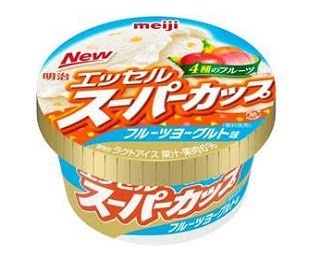 スーパーカップで初のフルーツヨーグルト味！初夏にぴったりの爽やかさ