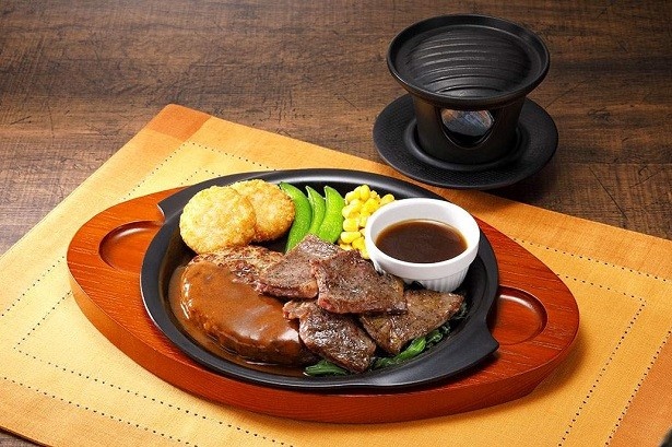 【写真を見る】「ハンバーグ特製ドミソース＆ビーフカットステーキ」(税別999円)