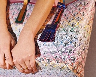 「リバティ ロンドン」から7色で彩られた新コレクションが限定登場！