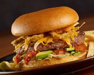 陽気なメキシカンカルチャーを感じる！「ナチョバーガー」