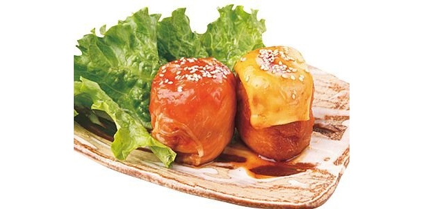｢日南館 別館 神楽坂｣の肉巻きおにぎり(320円)、チーズ(右、340円)。ふっくらとした口当たり。1個からオーダー可能