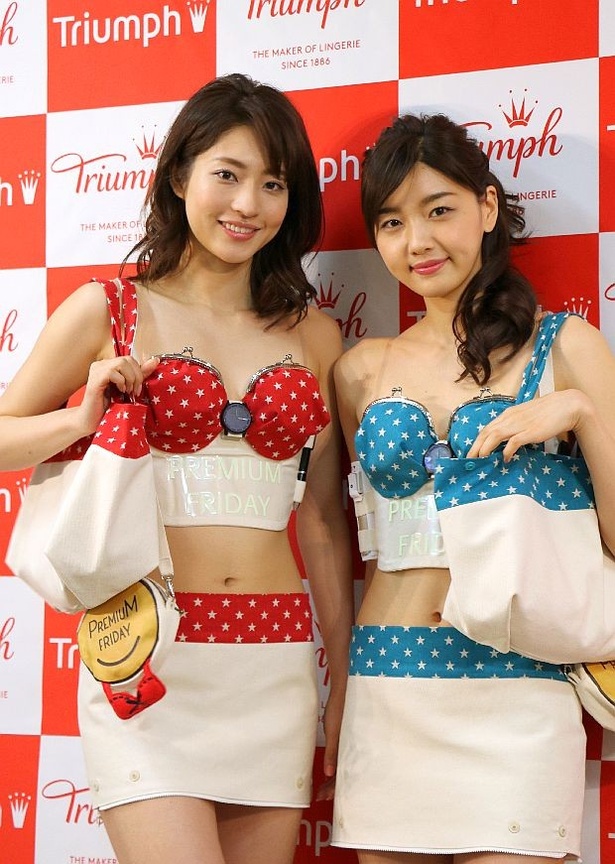 【写真を見る】巻きスカート部分はエコバッグに変化！