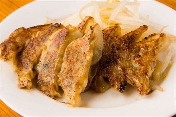 食彩工房 ギョーザの勇次郎/「生コラーゲン入り肉餃子」(400円)