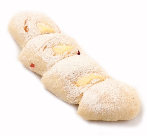 モチ粉をブレンドすることでモチモチ食感に！「モチ粉カンパーニュ クランベリーチーズ」(260円)