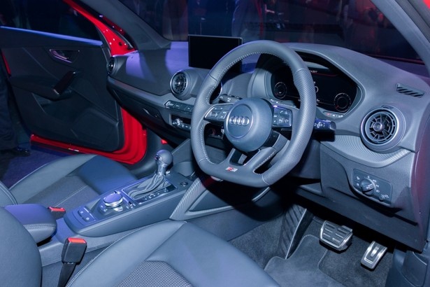 【写真を見る】Audi Q2の運転席まわり