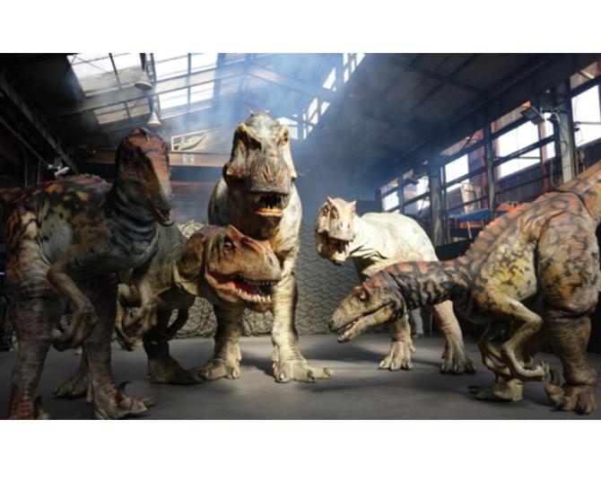渋谷に歩く恐竜が出現！GWに渋谷ヒカリエで恐竜ライブエンターテインメント「DINO SAFARI」を開催