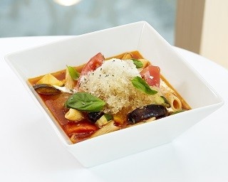 かき氷が料理に進化！“冷やしゃり食感”の新感覚を味わえる「氷のコンソメ」