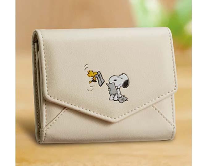 スヌーピーの本革ミニ財布が新登場！手紙をイメージした心ときめくデザイン