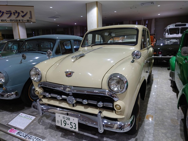 トヨペット スーパー(1954年／日本)。2ドアだった前モデルのトヨペットを、4ドアに大型化した後継車種。タクシー業界からの要望に応え、高い耐久性を誇った