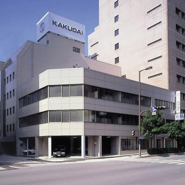 大阪市西区にあるカクダイの本社ビル