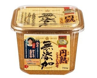 「ひかり味噌」×「賛否両論の笠原料理長」、レシピ付きパッケージで名店の味を再現！