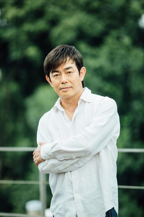 1989年にTHE BOOMのボーカリストとしてデビューした宮沢和史さん。多くのアーティストに楽曲を提供している