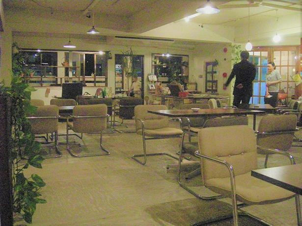創業時の「Café Weekenders」時代の店内。当初は席数も多く、カフェ色が強かった