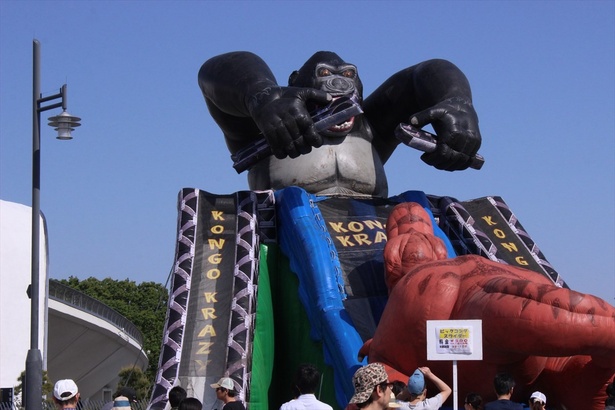駒沢公園に巨大なゴリラが登場！