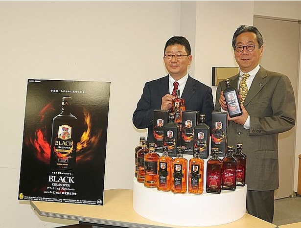アサヒビールの理事でマーケティング第三部長である笹原俊一氏と同社取締役ブレンダー室長 チーフブレンダーの佐久間正氏