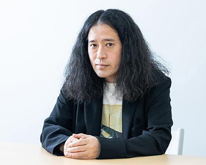 「純文学って何？」「本をどう読んでる？」 文庫『人間』を上梓した又吉直樹に聞いた、本との付き合い方