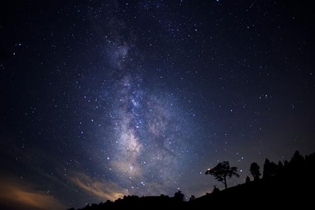 【写真】環境省が実施した全国星空継続観察で「星の観察に適していた場所」の第1位(2006年)に認定された阿智村の美しい星空