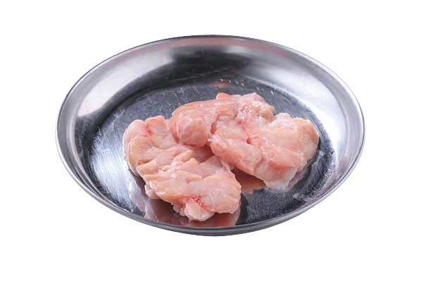 フレンチでおなじみの「リードヴォー」(200円)。弾力のある食感にハマる人も多い/肉喰ホルモン すすむ
