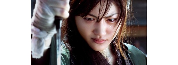 殺陣だけでなく三味線をひく綾瀬はるかにも注目だ