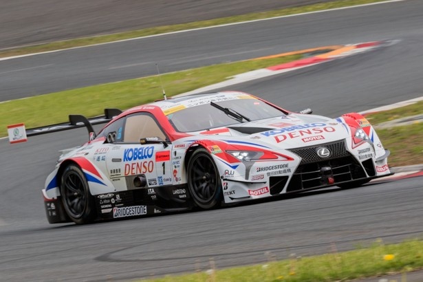 予選5位のDENSO KOBELCO SARD LC500
