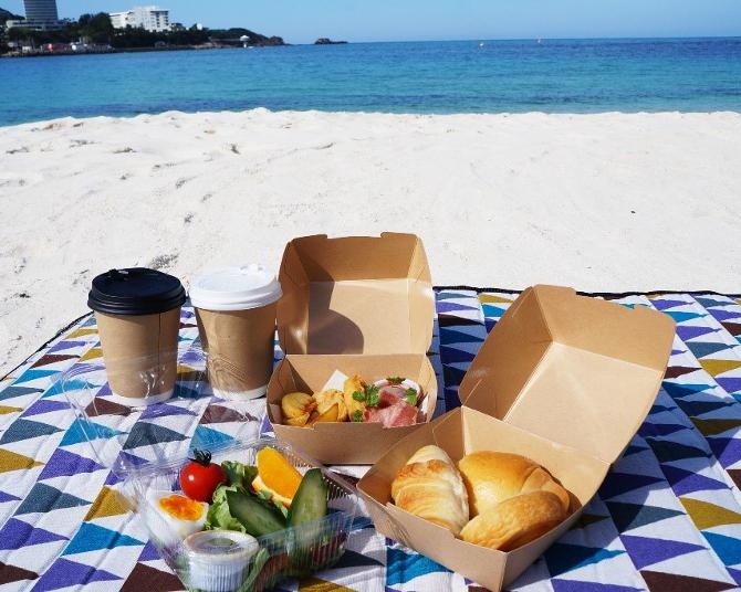 白良荘グランドホテルに朝食ピクニックプランが登場！本州一早い海開き、白い砂浜と青い海が輝く絶景ビーチで“おしゃピク”