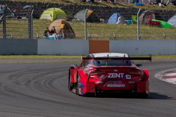 ZENT CERUMO LC500のリア
