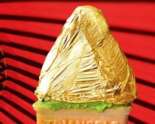 フォトジェニック！金箔をあしらった抹茶ジェラート