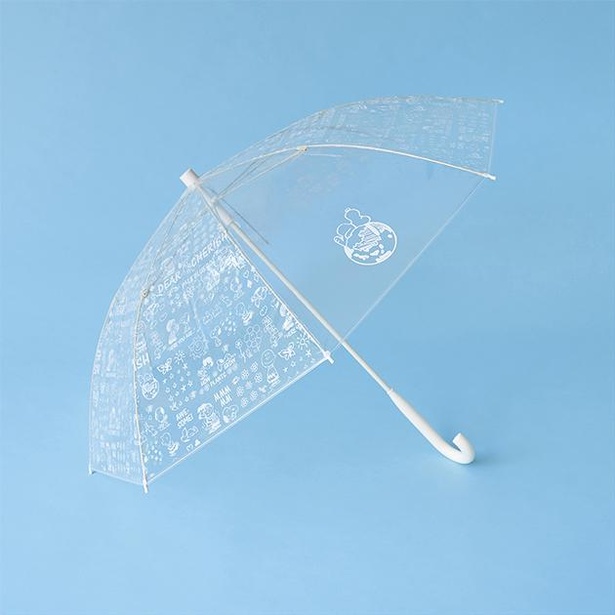 耐風に優れた「ビニル傘」(1870円)は、パッと目を引くスヌーピーの楽しいデザインがポイント