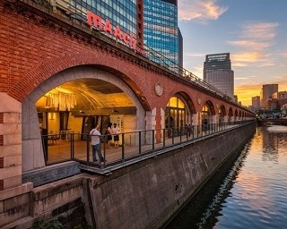 電車が行き交う空間でビールを！駅近ビアイベントのおすすめはこれだ！
