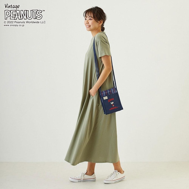 シンプルなTシャツやワンピースに合わせるだけで、コーデにメリハリが生まれる
