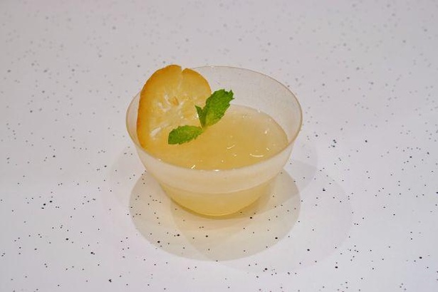 瀬戸内レモンを使用した、すっきりとした味わいの「レモンジュレ」