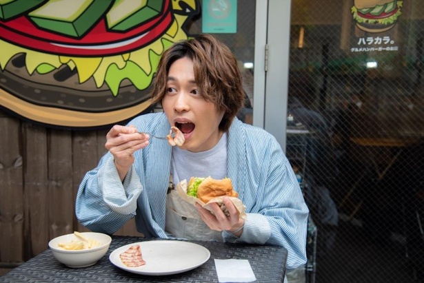 より素材の味を感じるために、トッピングのベーコンは別添えをリクエスト