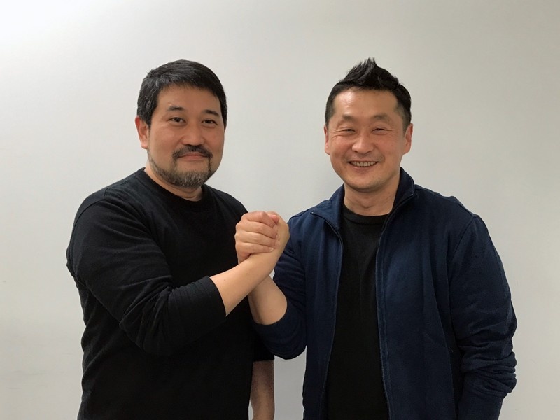 瀬下寛之監督(左)と坂本浩一監督。瀬下監督は普段からTVで坂本作品に触れている特撮ファンだということで、今回の対談に興奮!