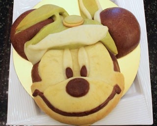 「ディズニー・イースター」のミッキーがキュートなパンに変身！